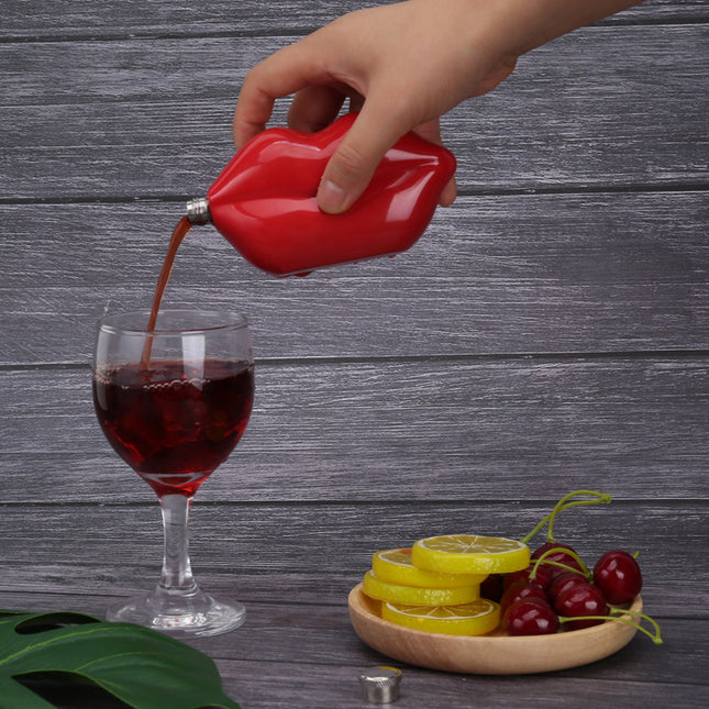 KissSip™ – Lip Flask